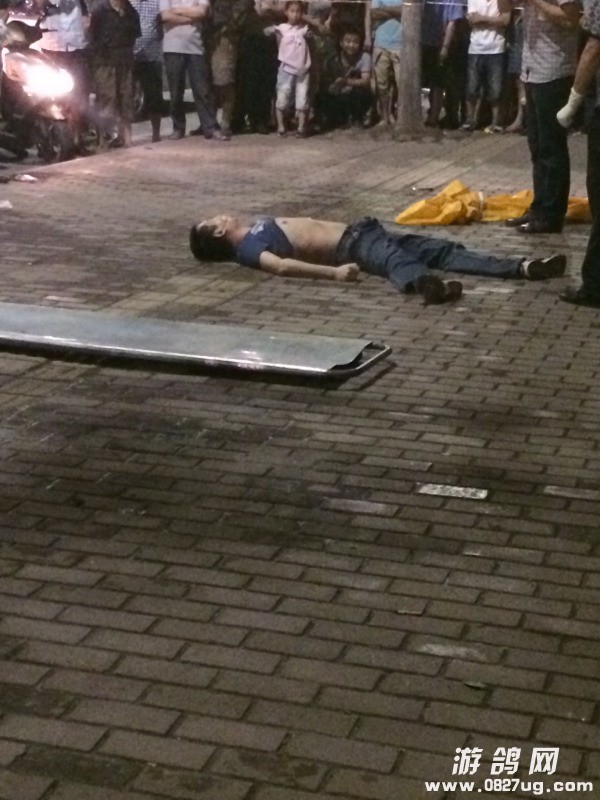 最新消息全互联网首发巴中南坝有人跳楼自杀当场死亡多图