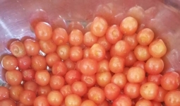 ӣ