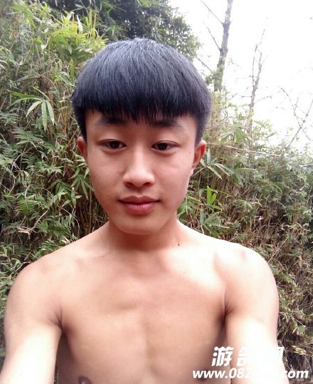 ea5fcd30jw1epicwkguklj20r0100aja.jpg