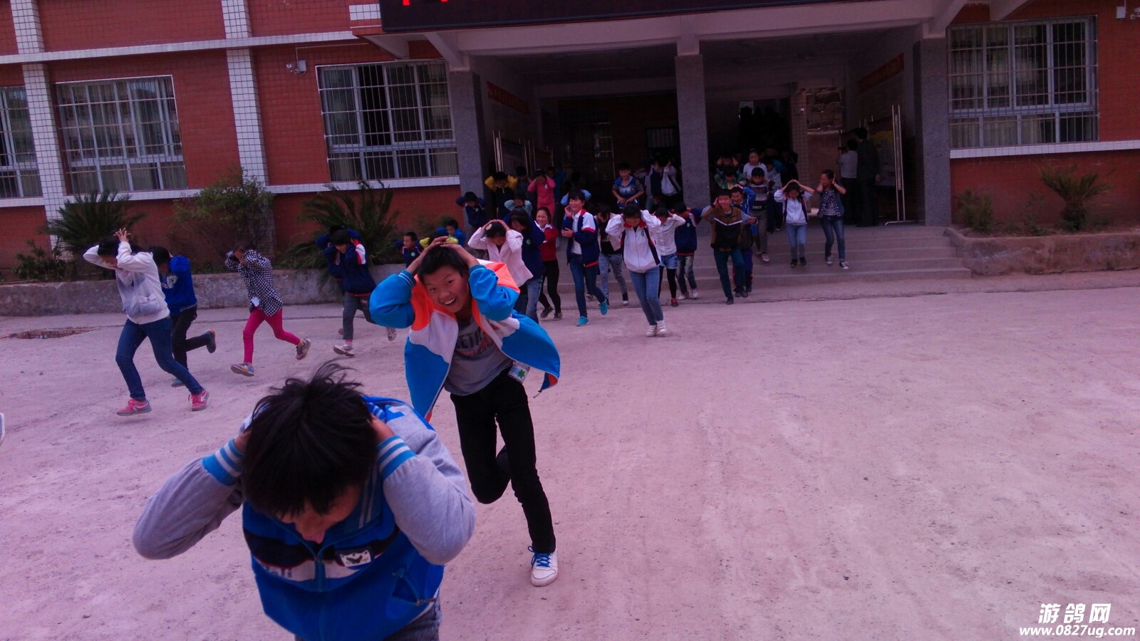 213557mnr8z8b7nb58azby.jpg