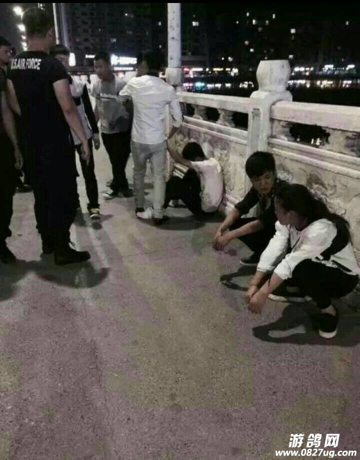 打群架 青少年图片