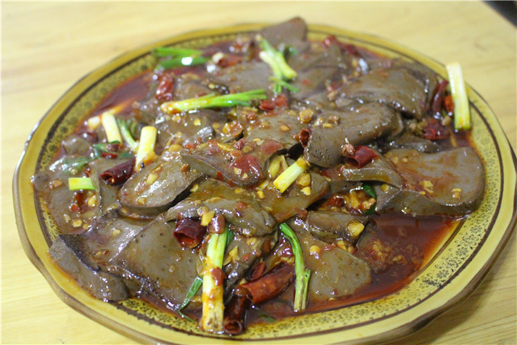 【麻辣羊血】够麻够辣,味重的小伙伴们还可以放些醋,那感觉就一个字"