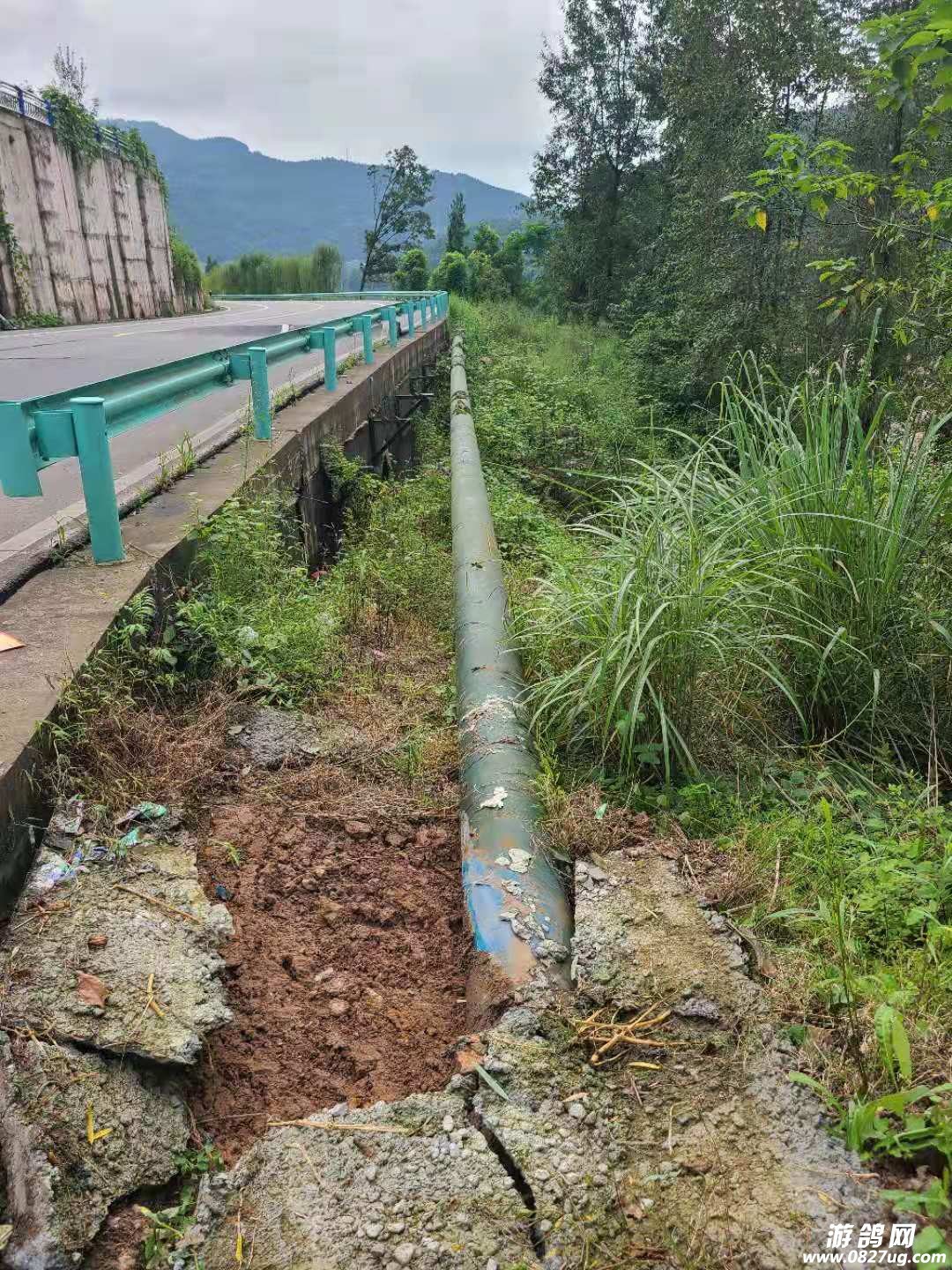 供水管道严重位移现状